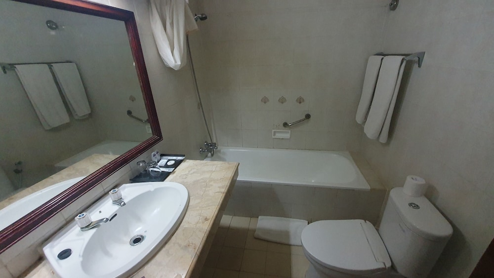 Inna Sindhu Beach Hotel and Resort 62/64