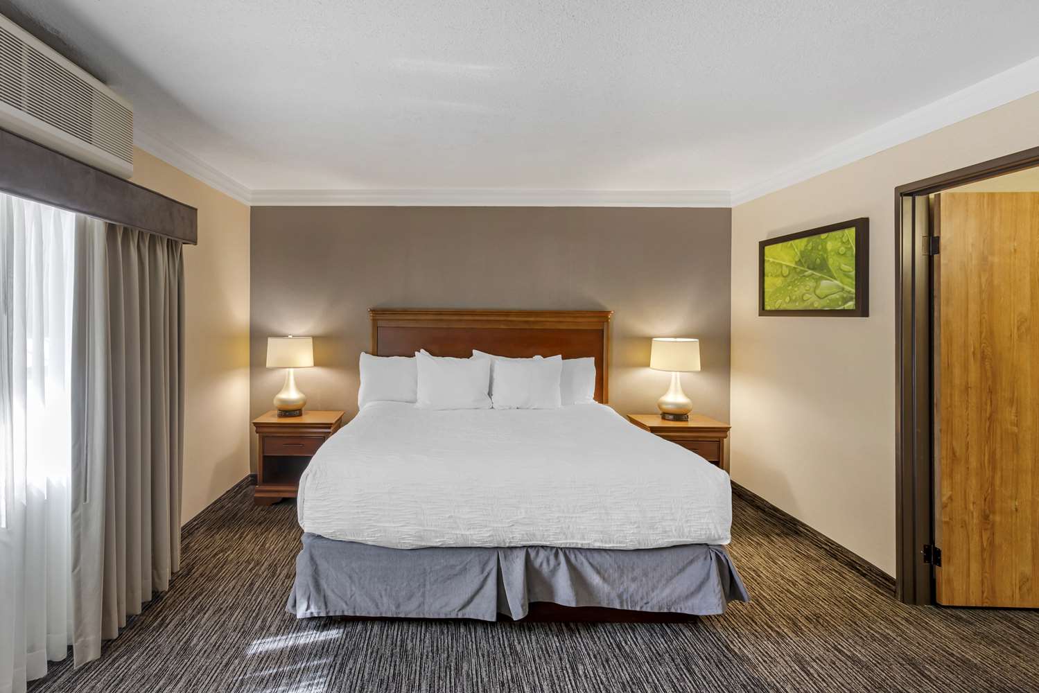 Suite, King Bed, 2 Sofa, Living Area, Hot Tub