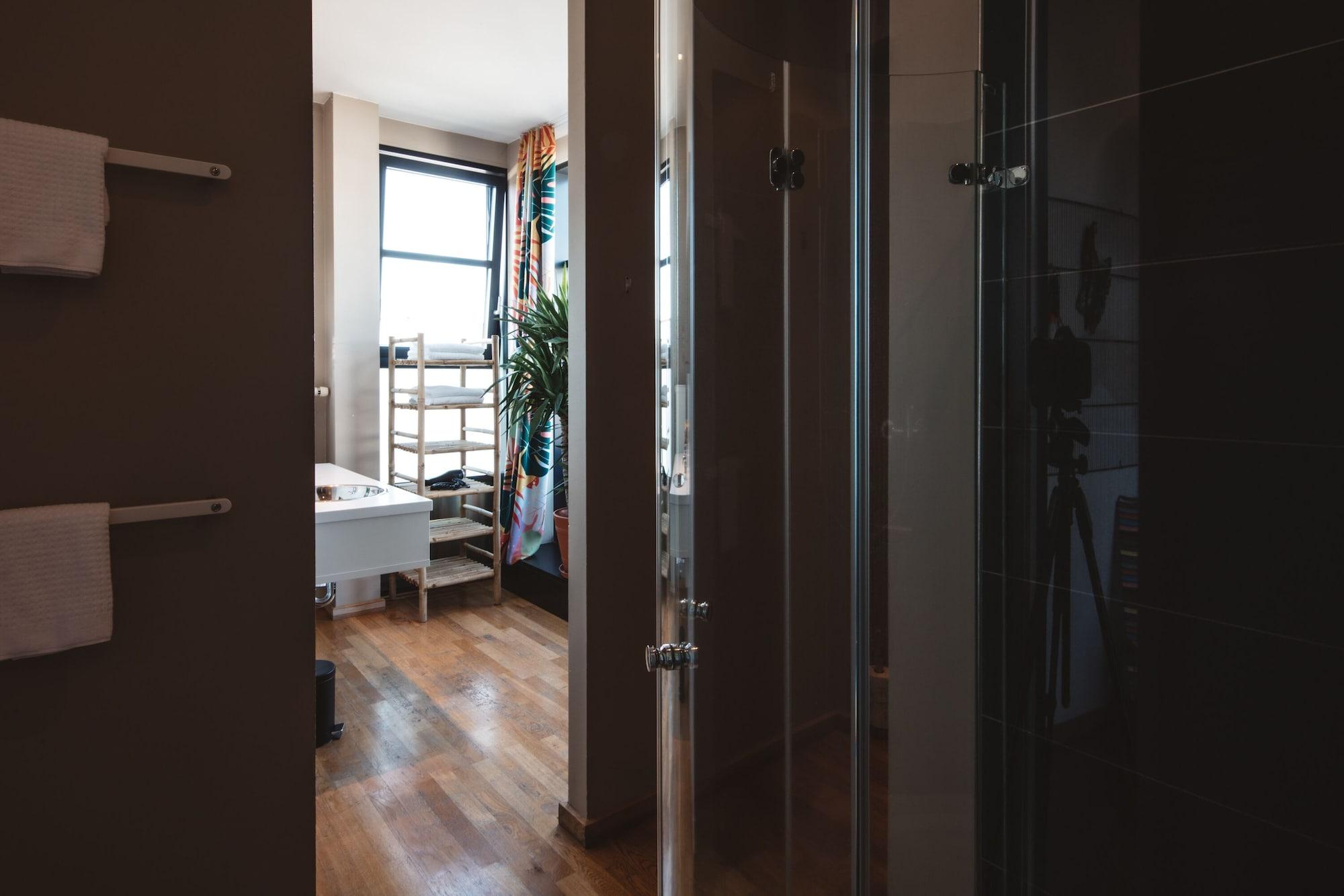 Roof Top, Suite, 4 Beds