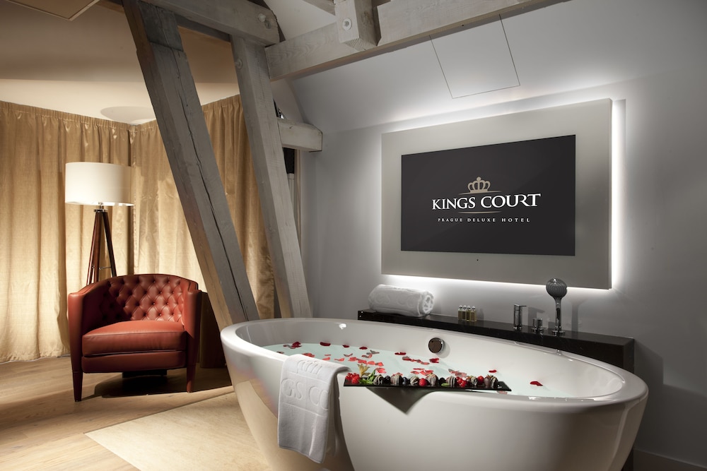 Kings Court Hotel 30/50