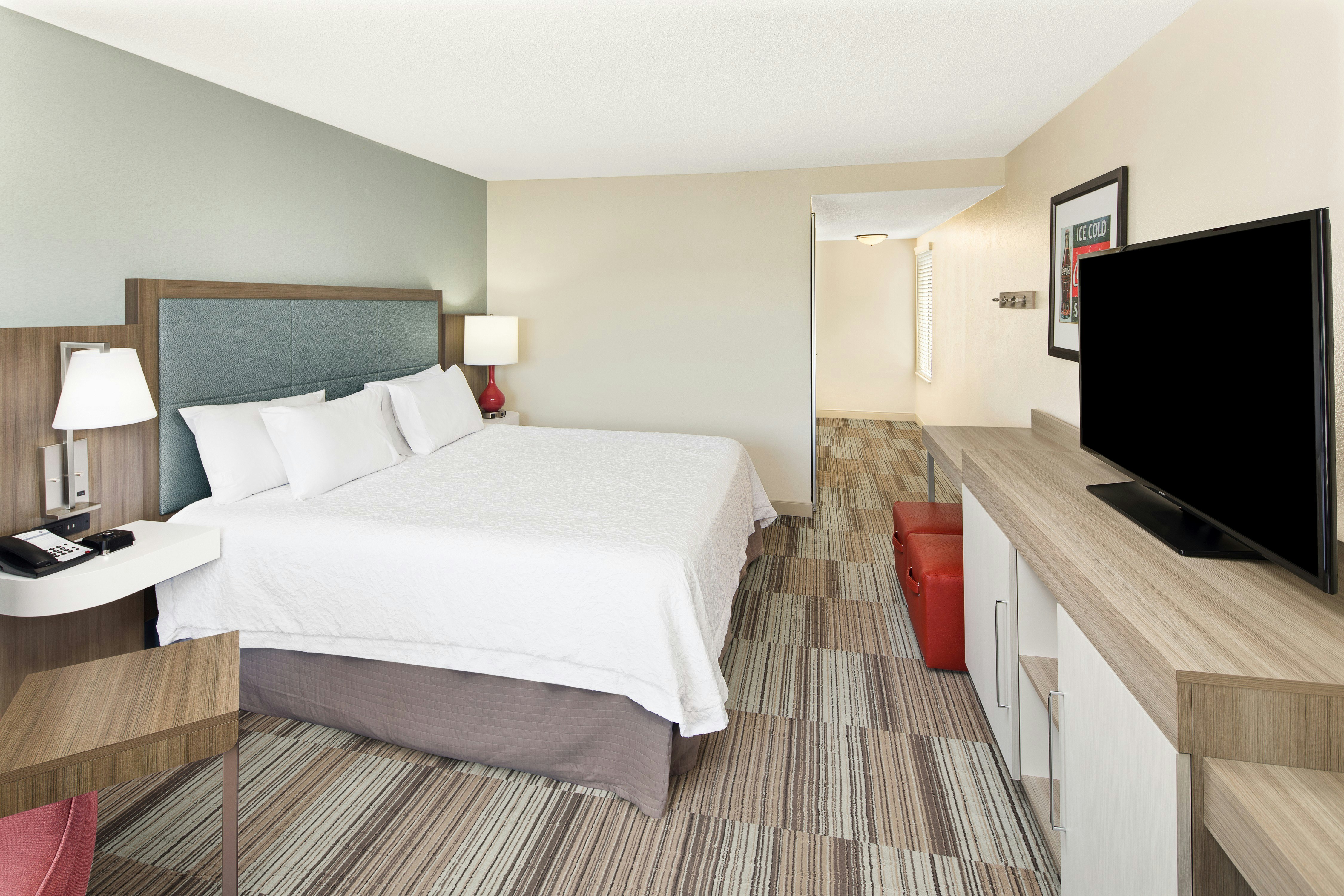 ROOM, KING BED