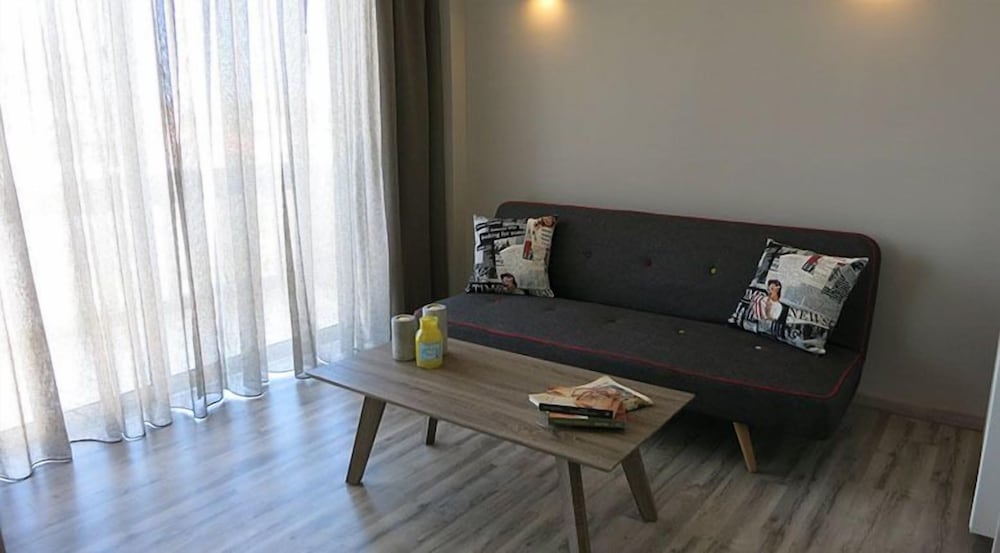 Pantheon Apartments 14/35