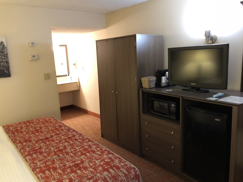 MHO INN and SUITES 45/48