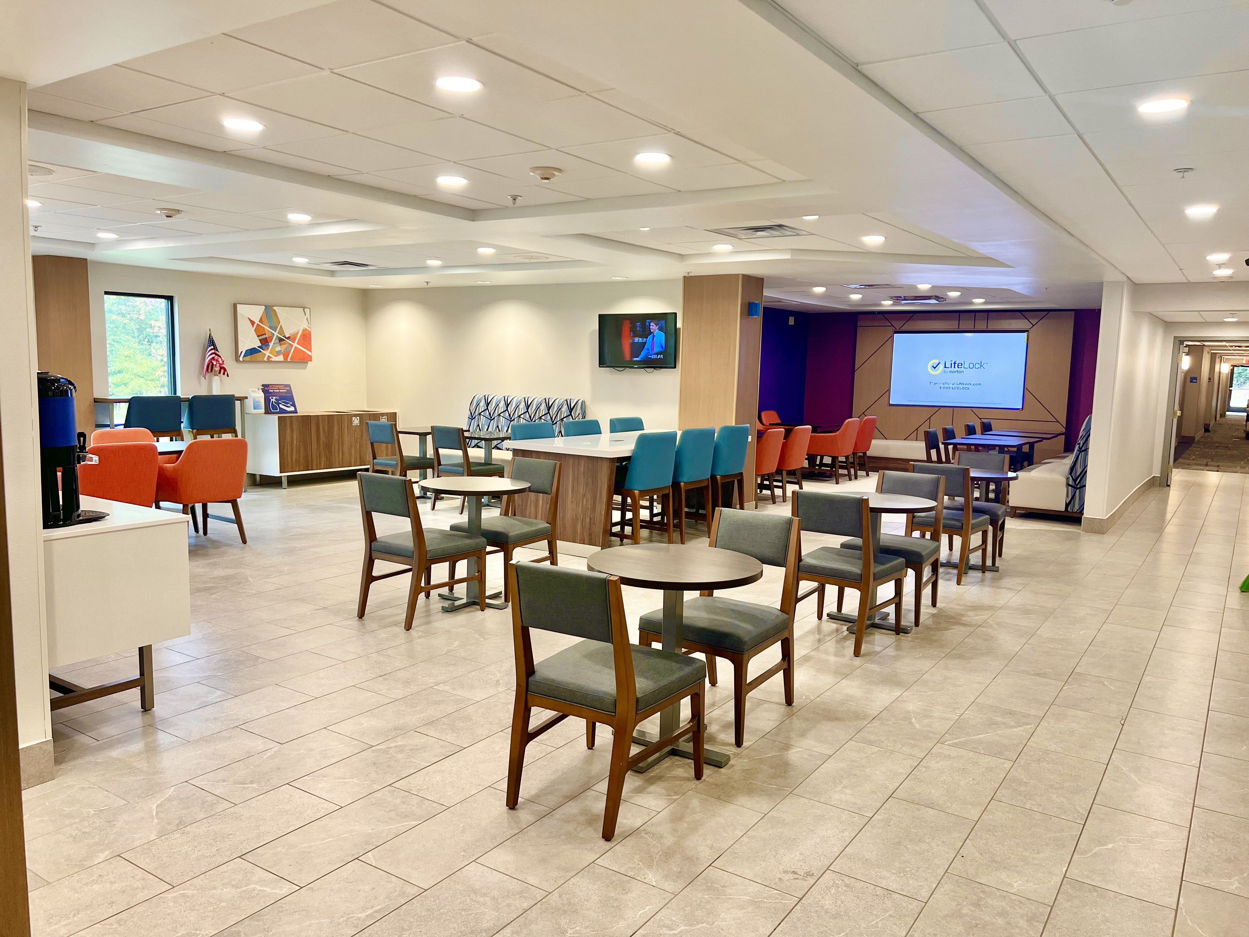 Holiday Inn Express Madison 32/45