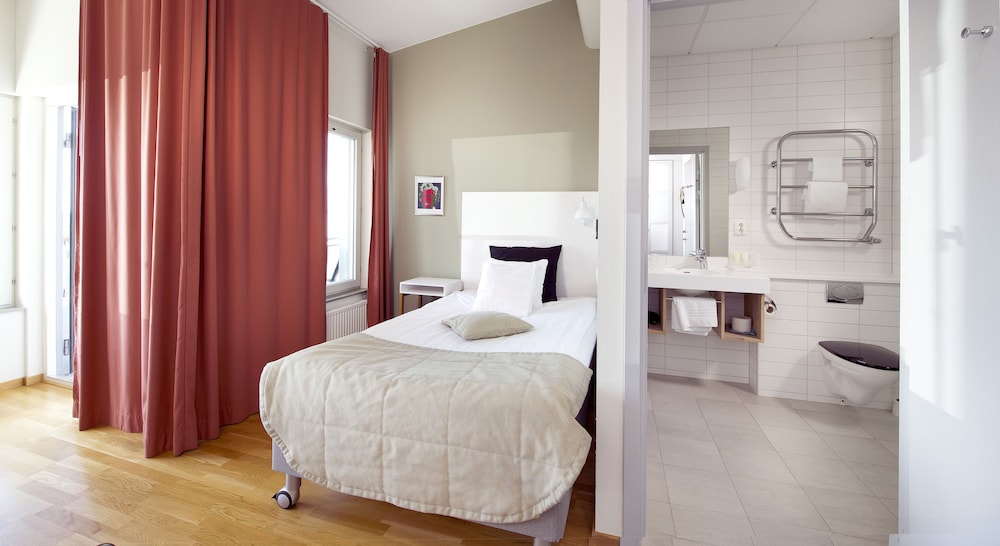 First Hotel Planetstaden 32/83
