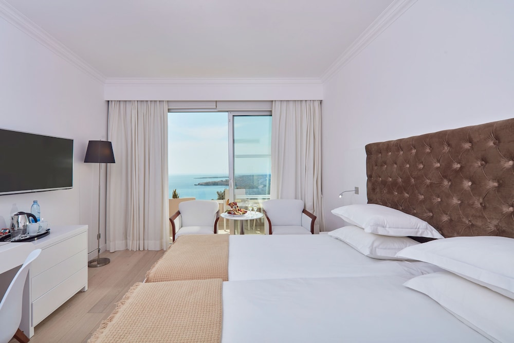 Grecian Park Hotel 19/75