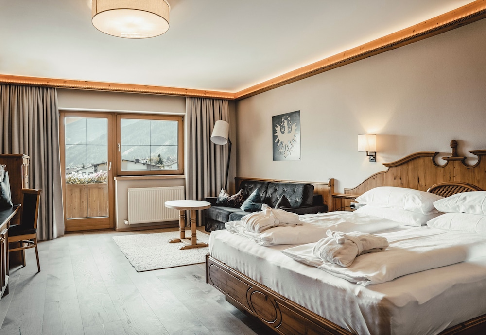 Panoramic, Double Bed, Mountain View, Sofa, Balcony
