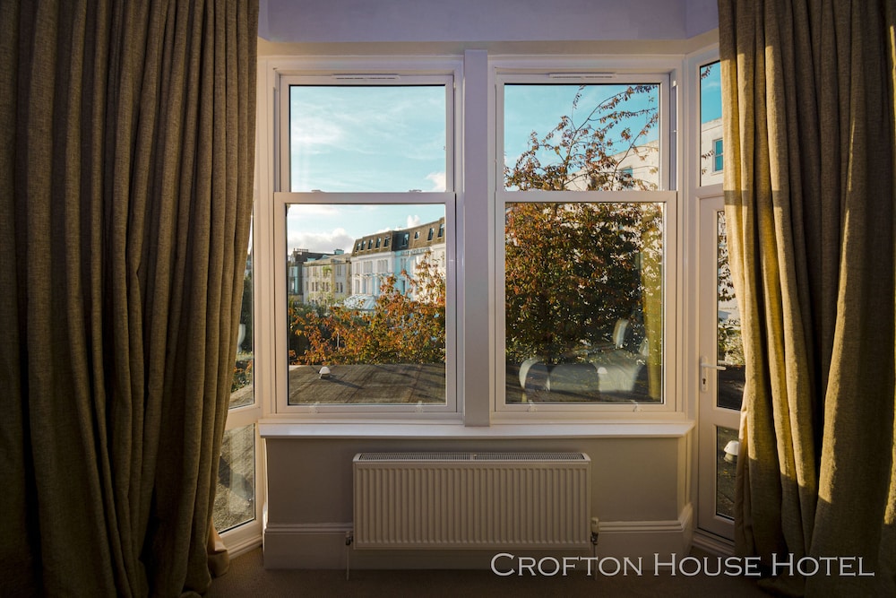 Crofton House Hotel 2/68