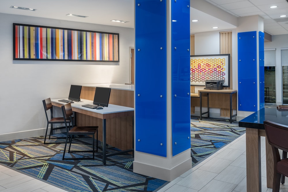 Holiday Inn Express & Suites Sugar Land SE - Missouri City 59/65