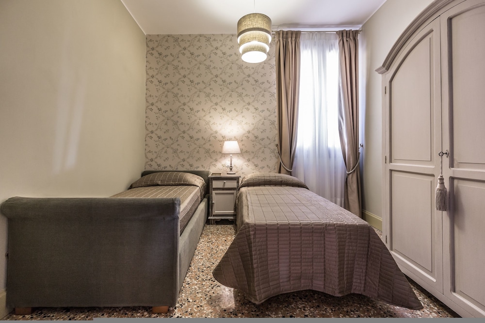 Palazzina Canal 18/37