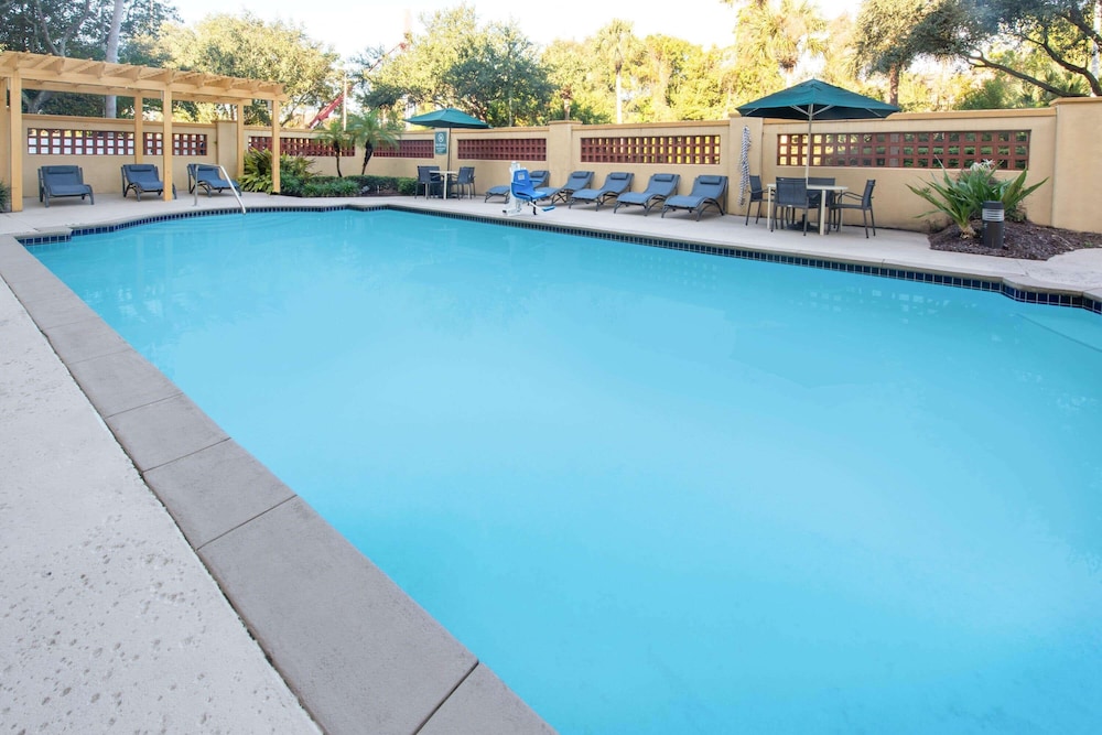 La Quinta Inn & Suites by Wyndham Tampa Brandon Regency Park 5/49