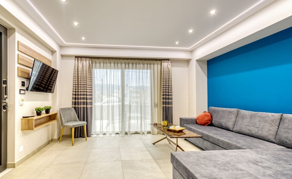 Sapphire Blue Suites 63/87