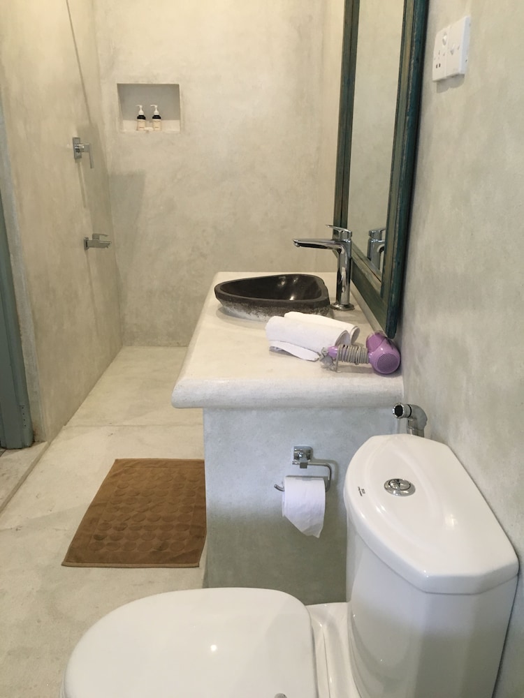 Khalids Guest House Galle 33/40