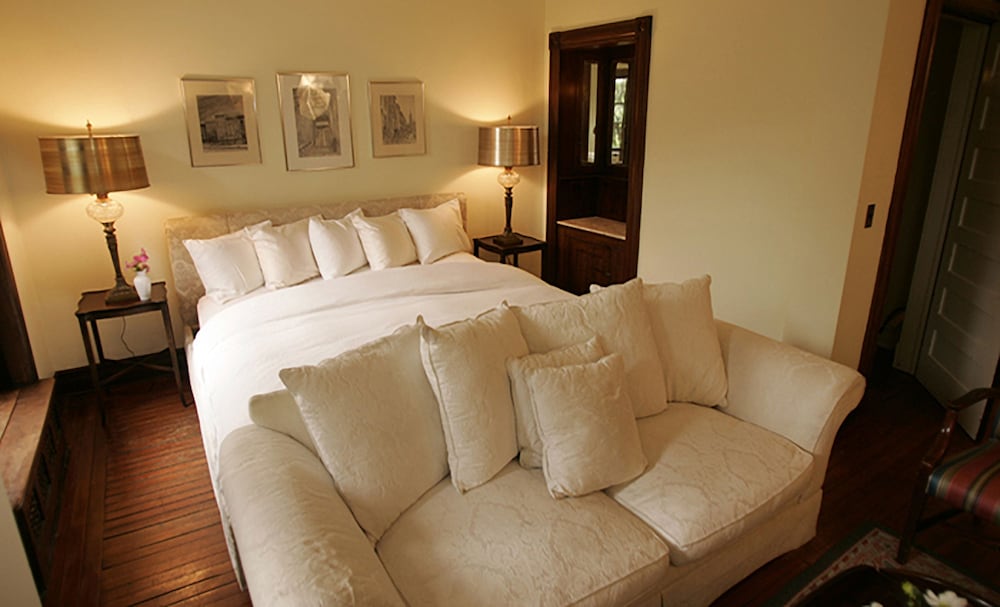 Morgan State House Inn 12/50