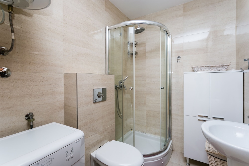 Apartments Lora 44/50