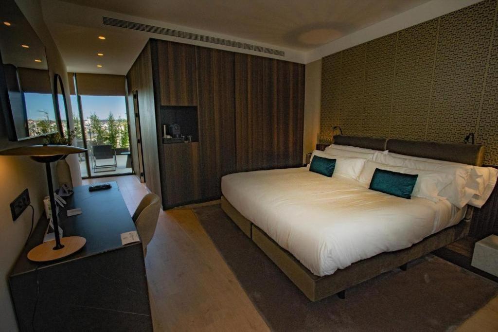 Executive, Suite, King Bed