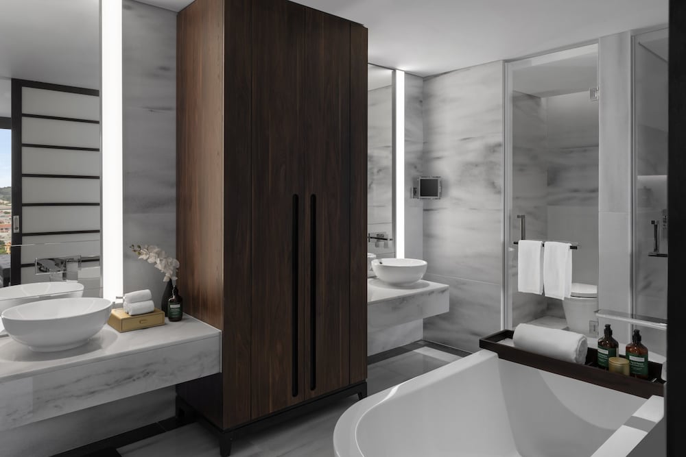Crowne Plaza Vinh Yen City Centre, an IHG Hotel 49/50