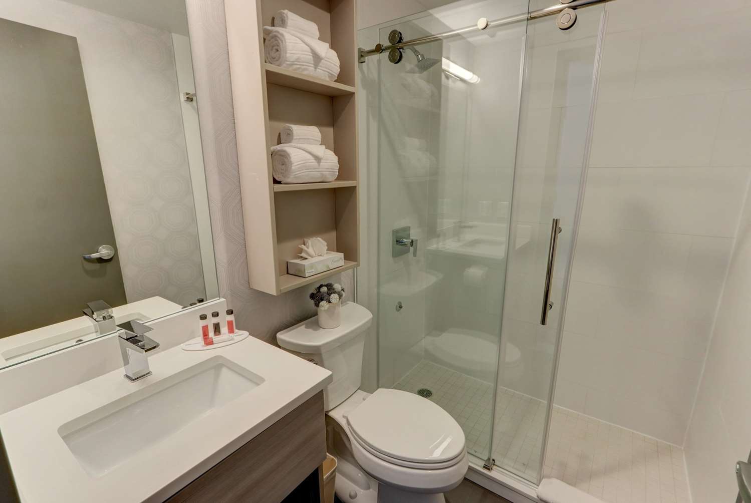 Microtel Inn By Wyndham Long Island City 54/60