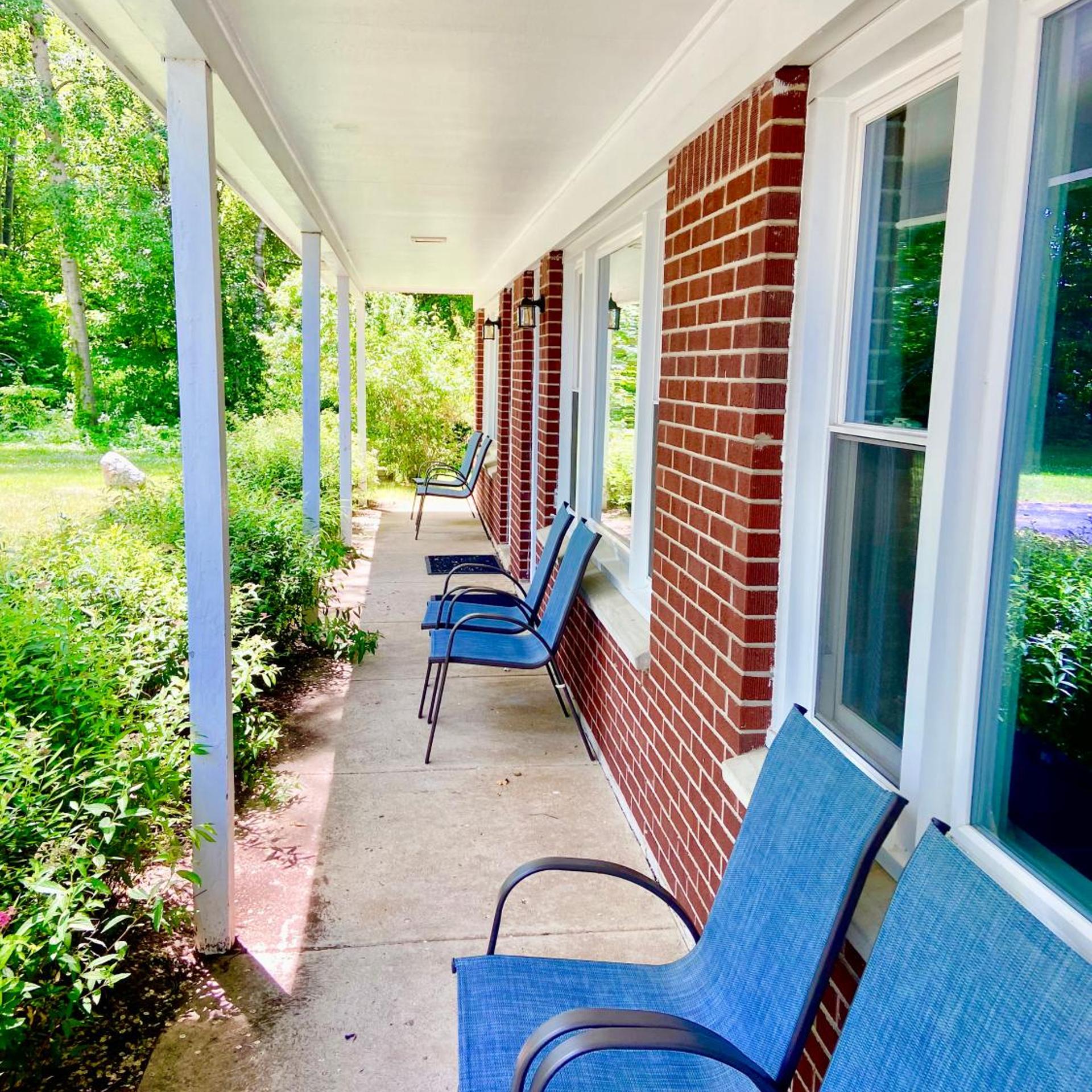 Elk Rapids Lakeshore Inn 38/42