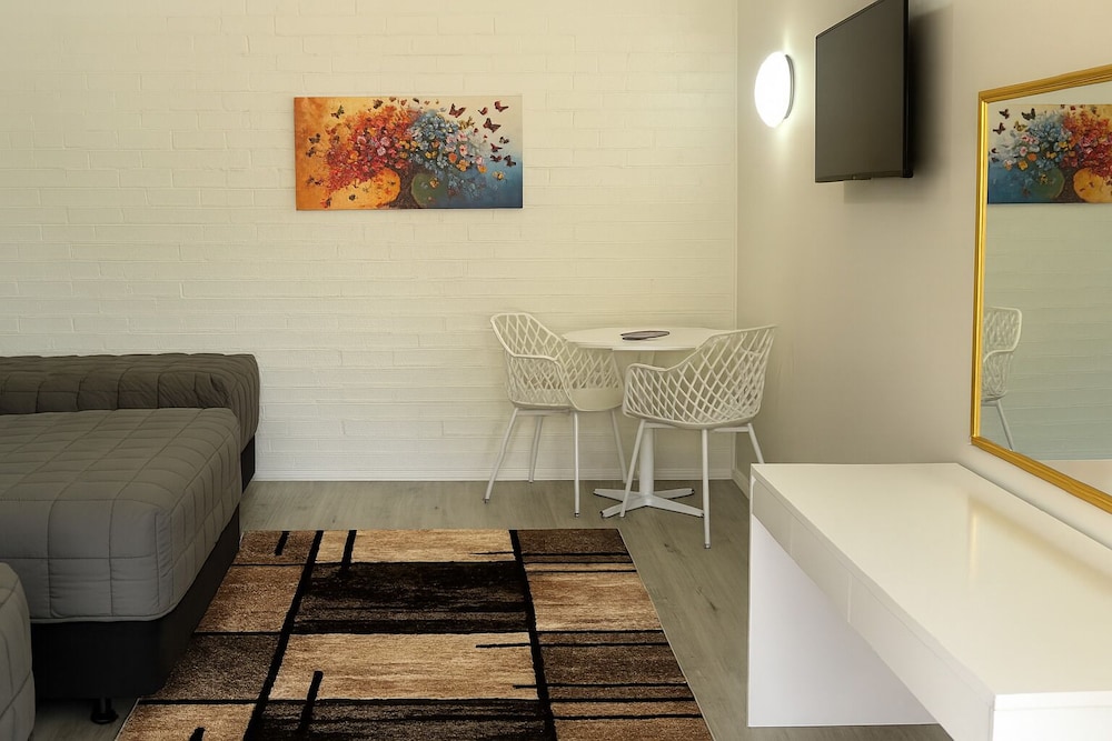 Campbelltown Colonial Motor Inn 43/68