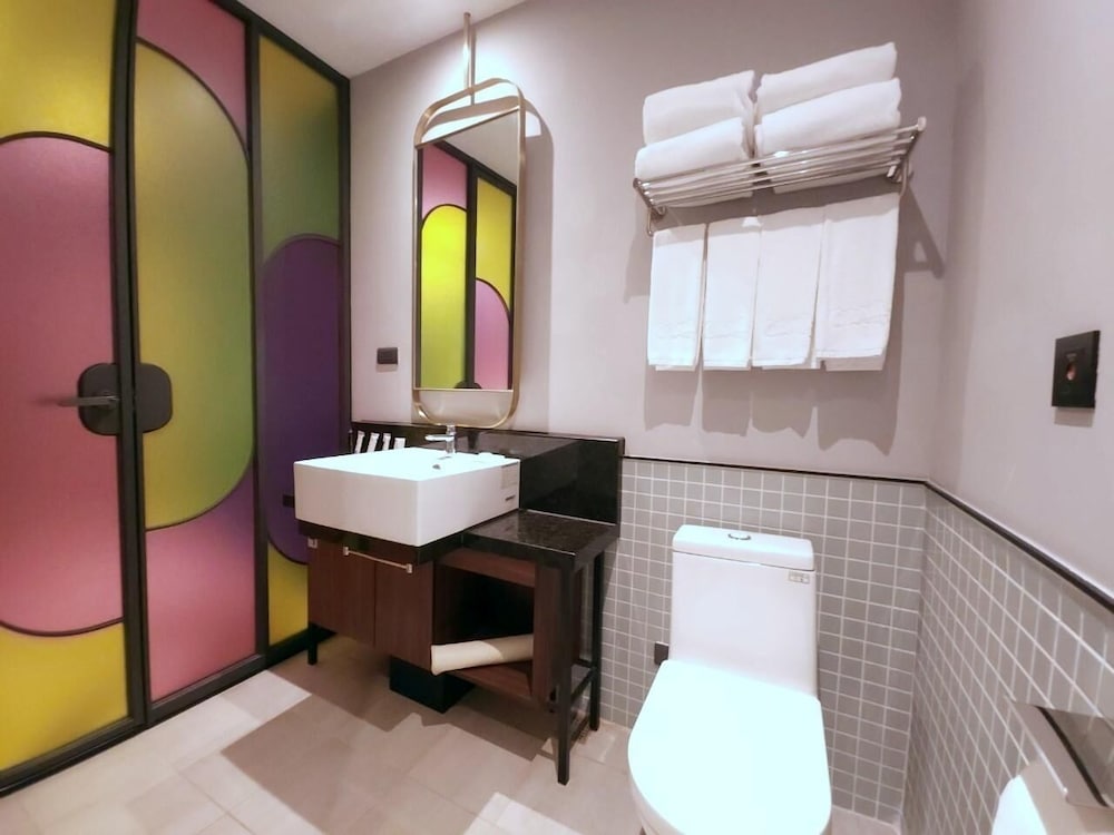 Olah Poshtel Taichung Station Hotel 35/36