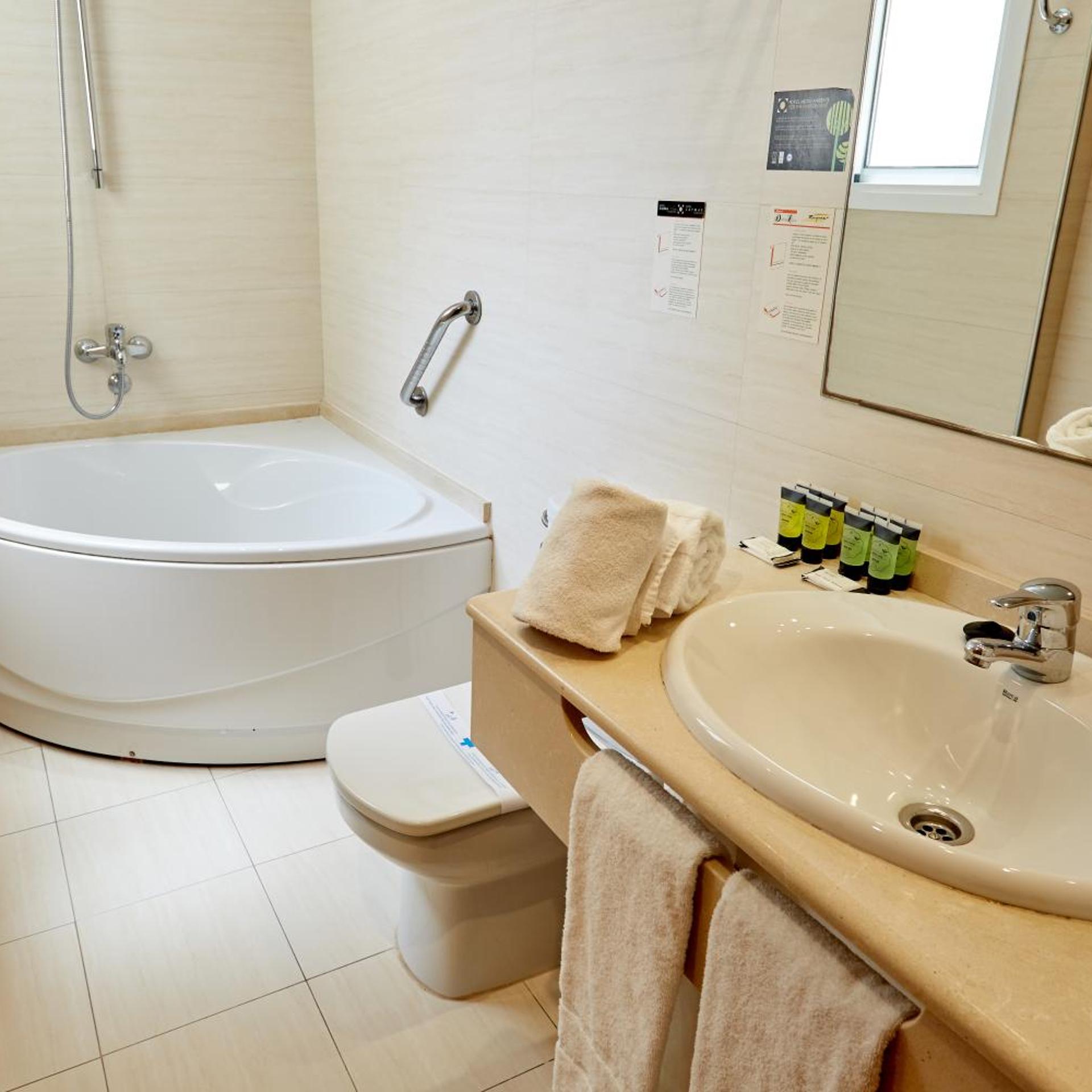 Hotel Dona Lola Castellon 46/50