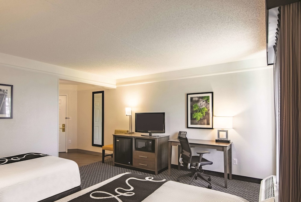 La Quinta Inn And Suites By Wyndham Oklahoma City Norman 21/51