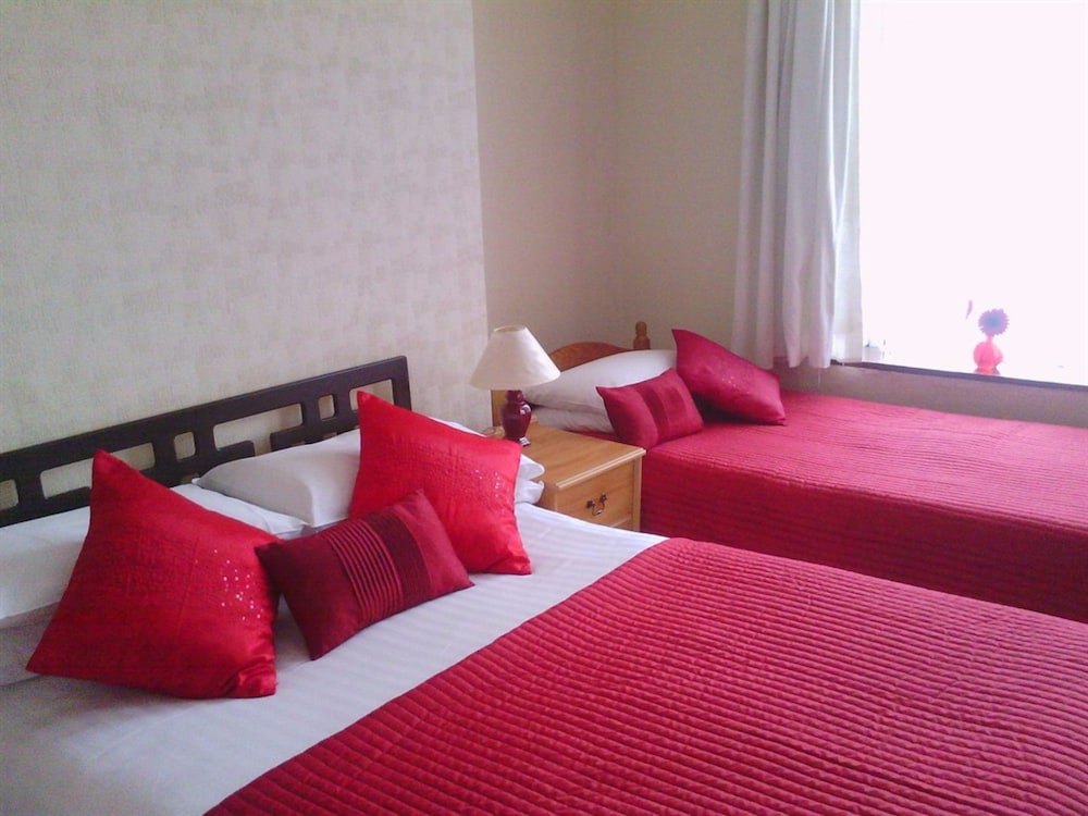 The Firs Guest House 13/45