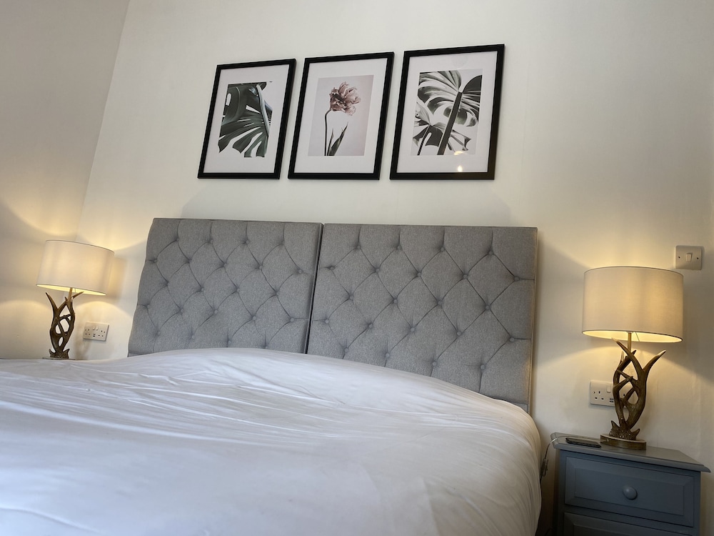 Castle Hotel 16/50