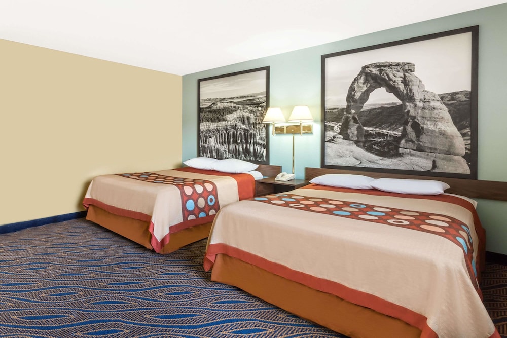 Super 8 By Wyndham Cedar City 5/31