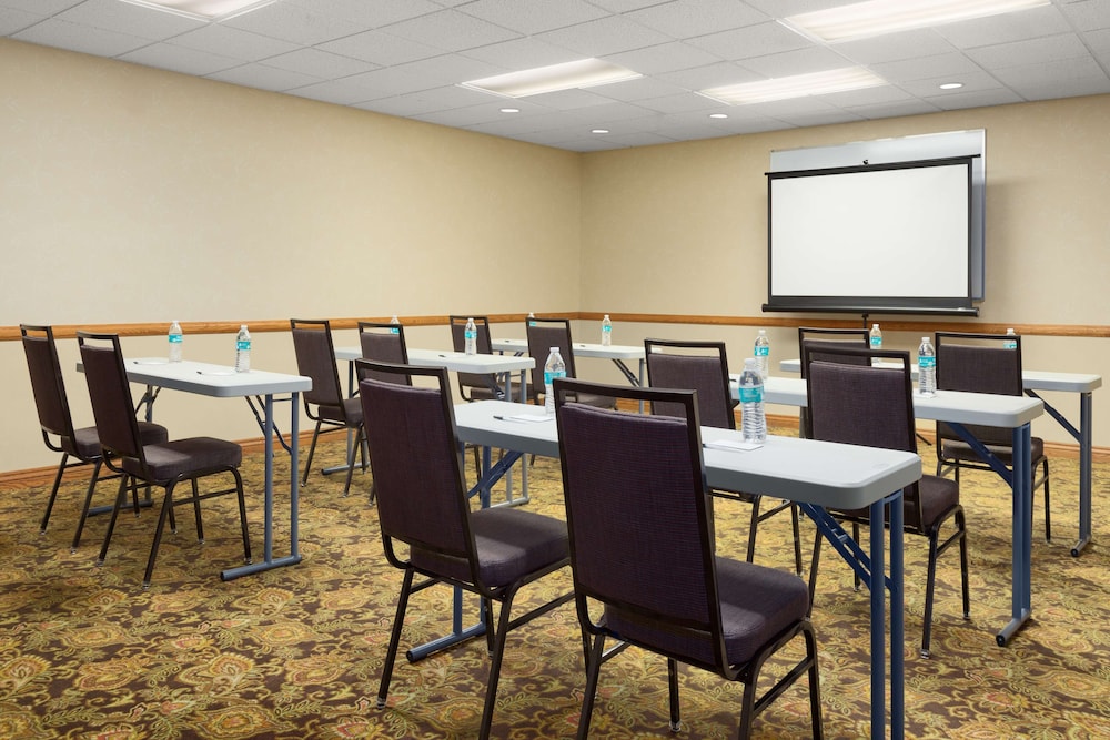 Country Inn And Suites By Radisson Tucson Airport 21/22