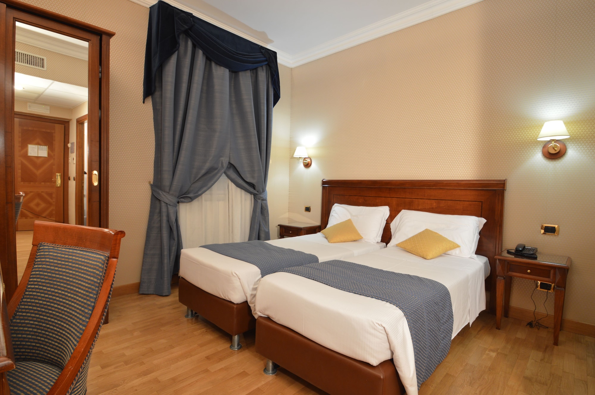 SUPERIOR, DOUBLE OR TWIN BED, JETTED TUB
