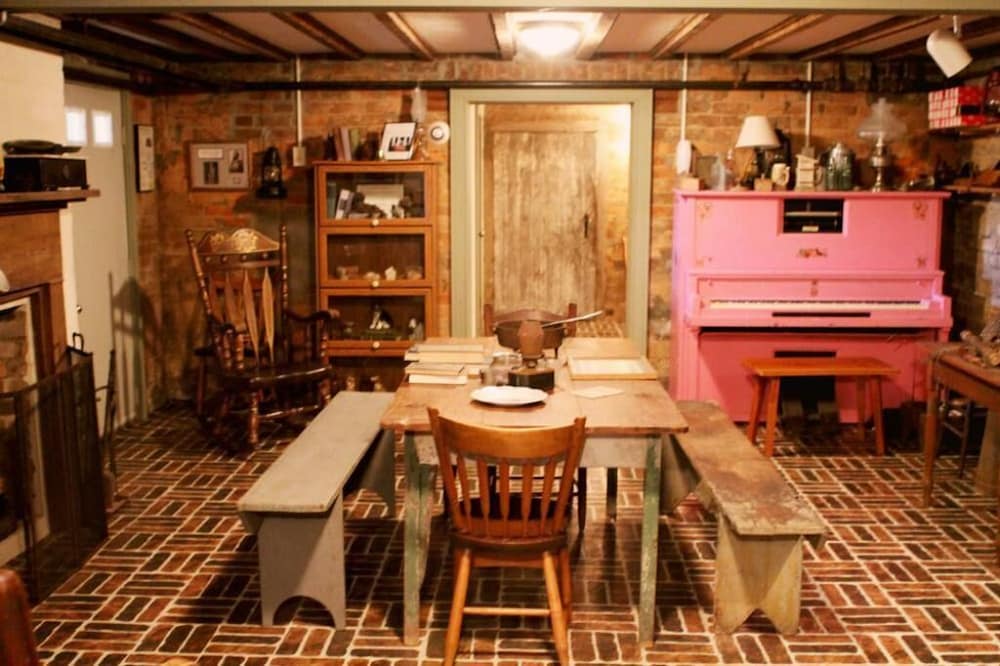 Cave Hill Farm Bed and Breakfast 38/50