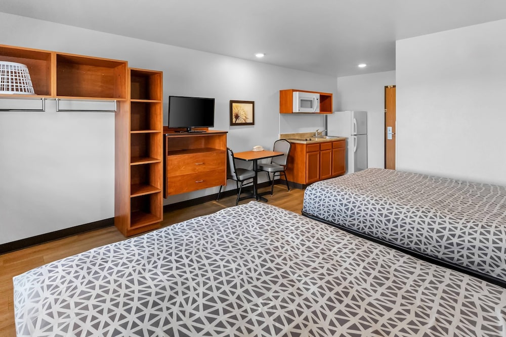 WoodSpring Suites Chesapeake-Norfolk Greenbrier 32/50