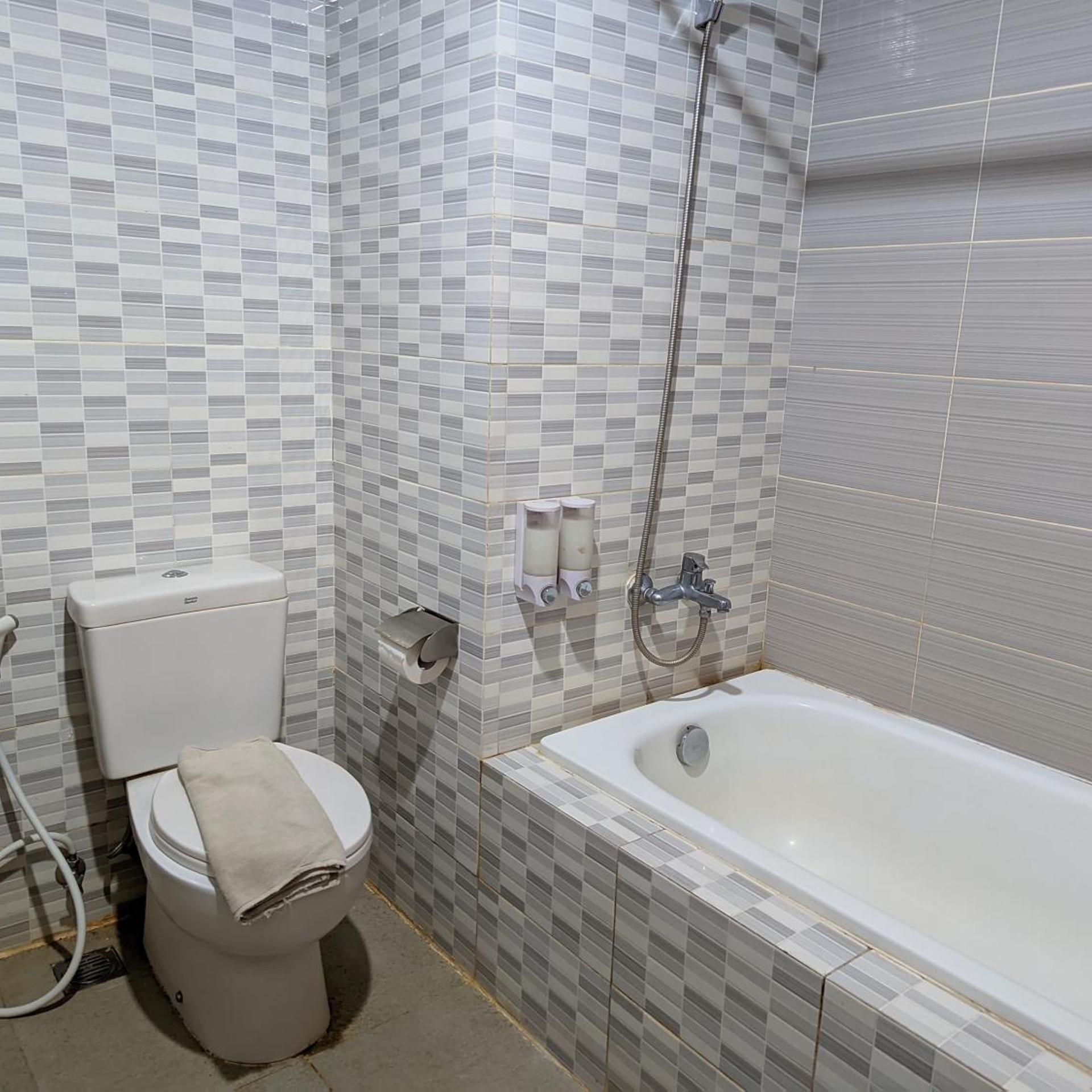 Hotel Nalendra Plaza 48/50