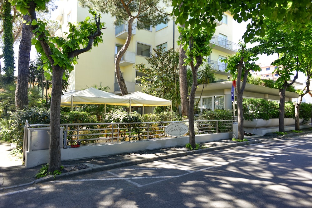 Hotel Sylvia 41/50