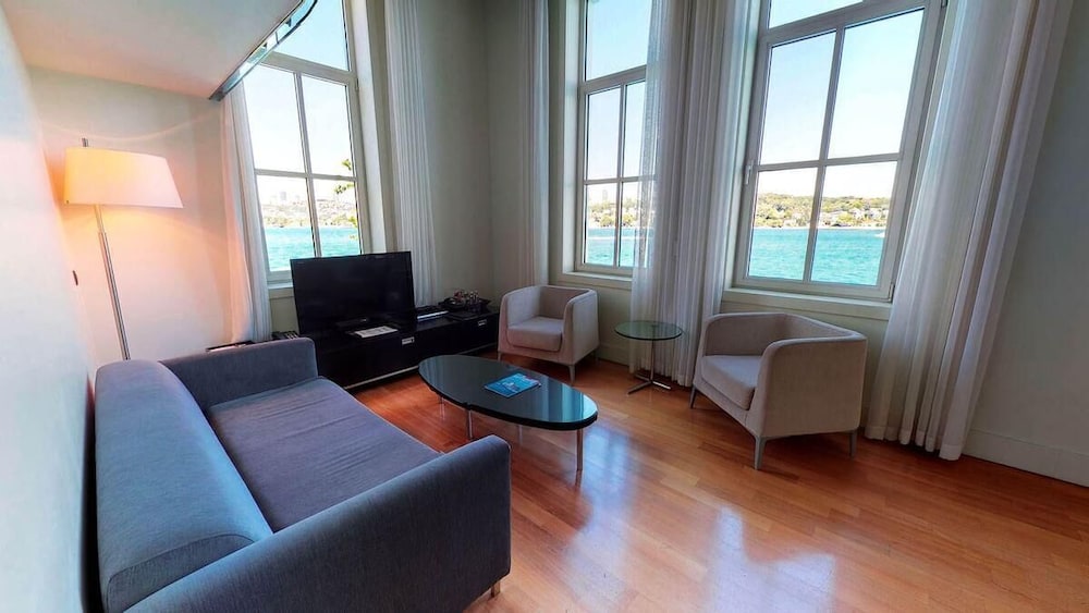 Ajia Hotel 24/50