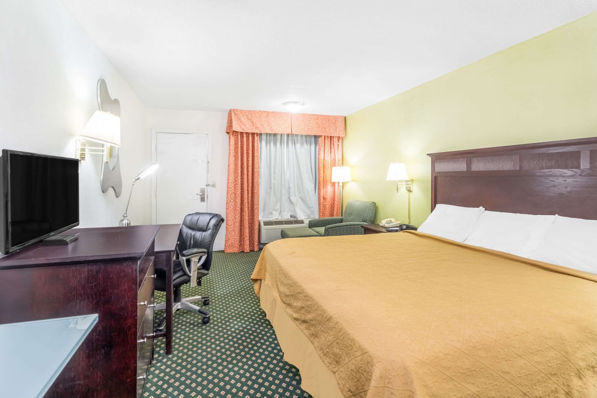 ROOM, KING BED, ACCESSIBLE