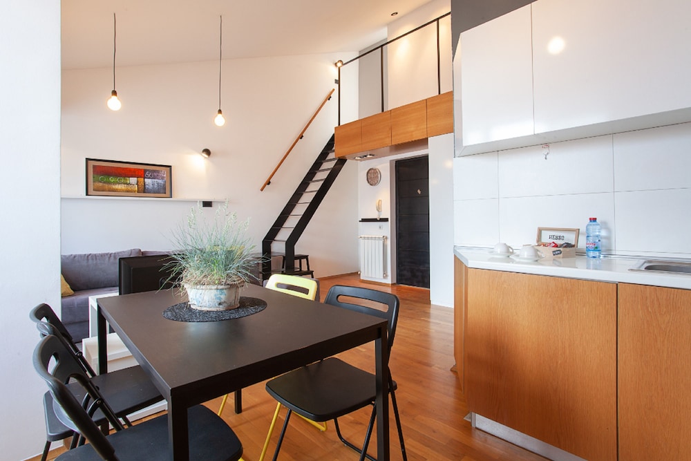 Urban Serviced Apartments 50/50