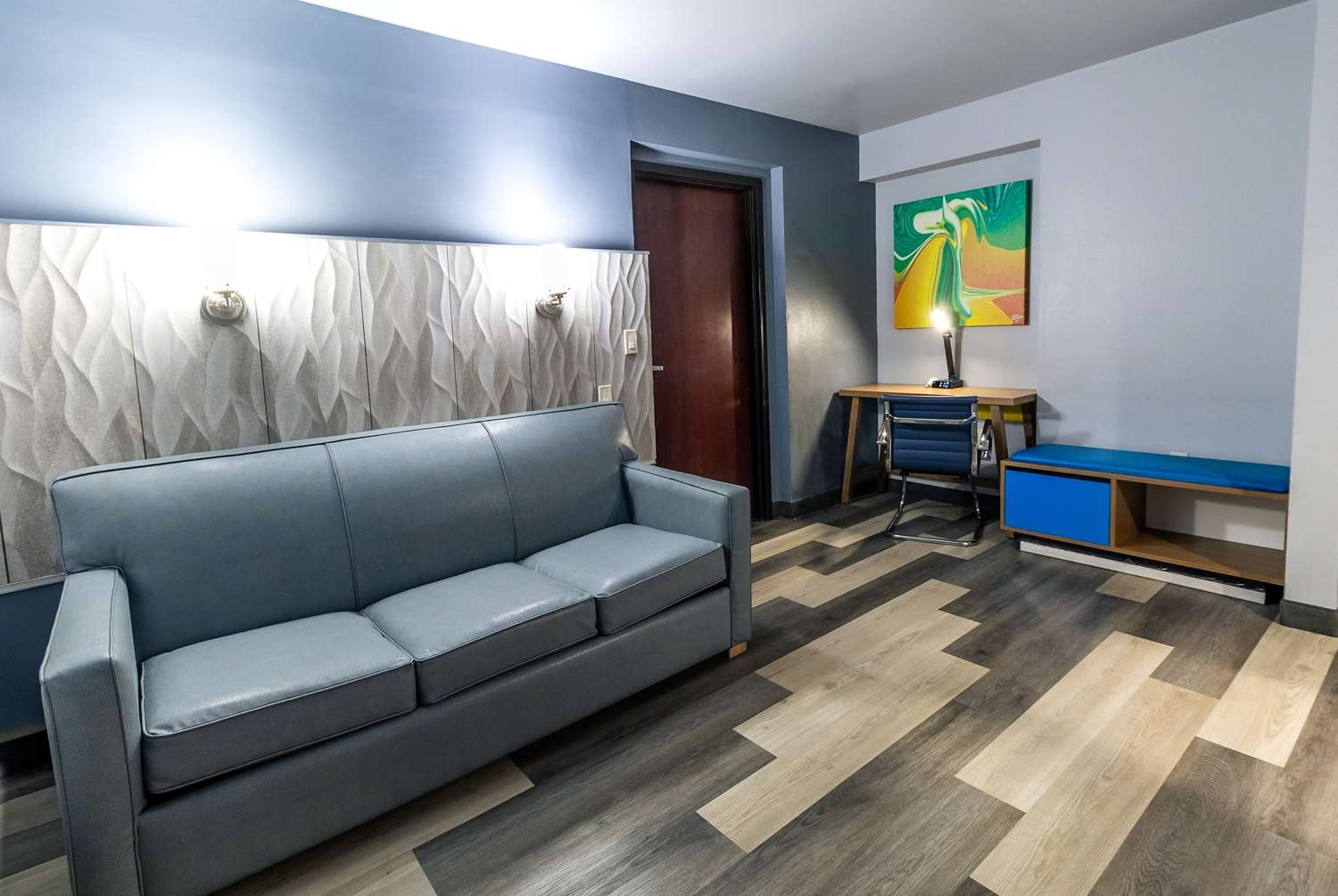 Days Inn Suites By Wyndham Milwaukee 29/40