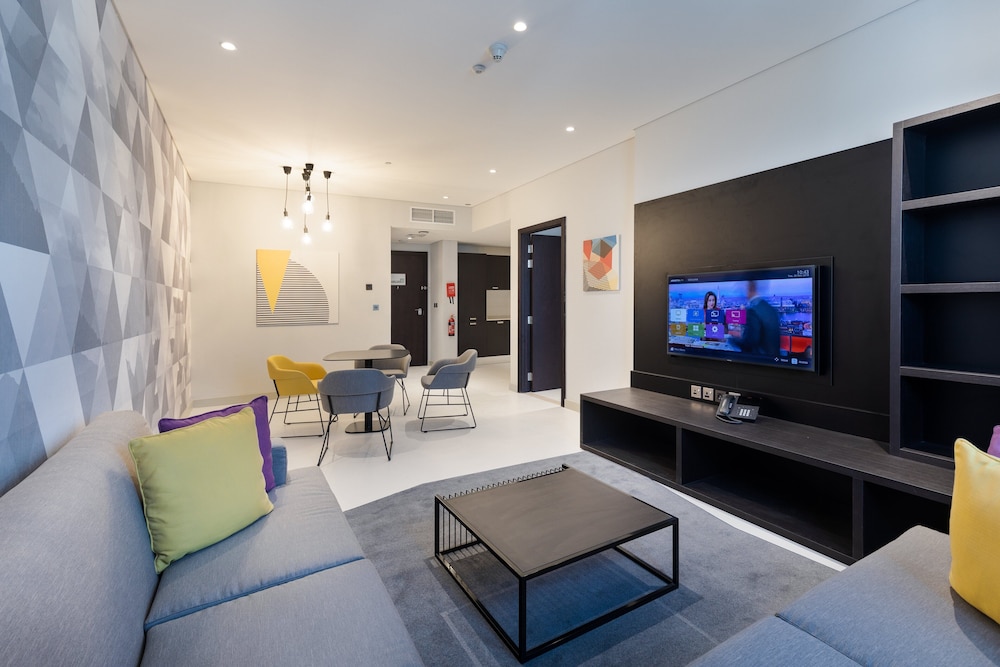 Studio M Arabian Plaza 41/53