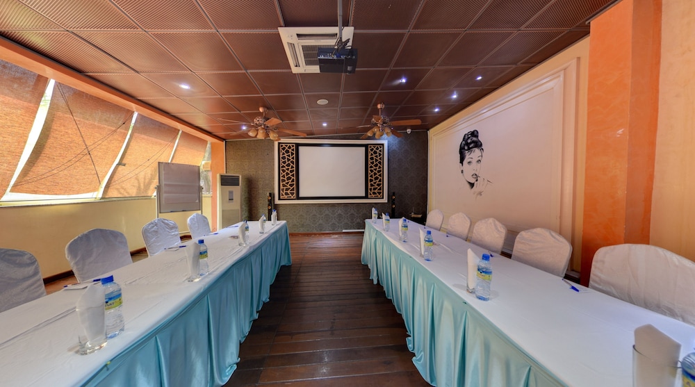 Ibeto Hotels 42/46