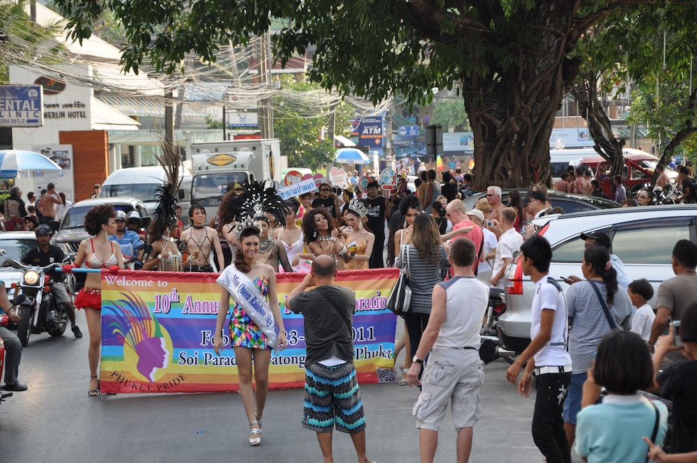 Phuket Gay Home Stay - Caters To Men 35/44