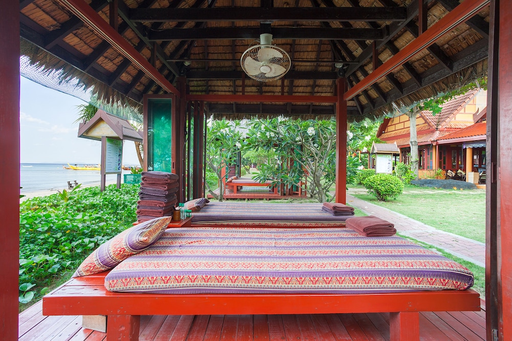 P P Erawan Palms Resort 42/48