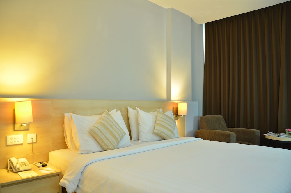 Grand Cakra Hotel 13/52