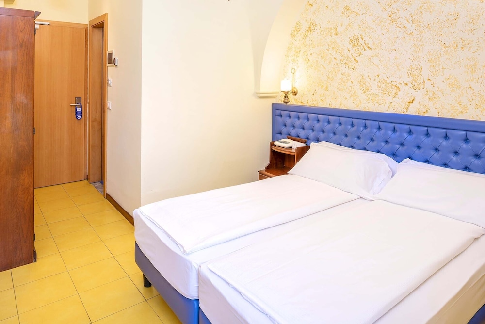 Room, Double Bed, Lake Side