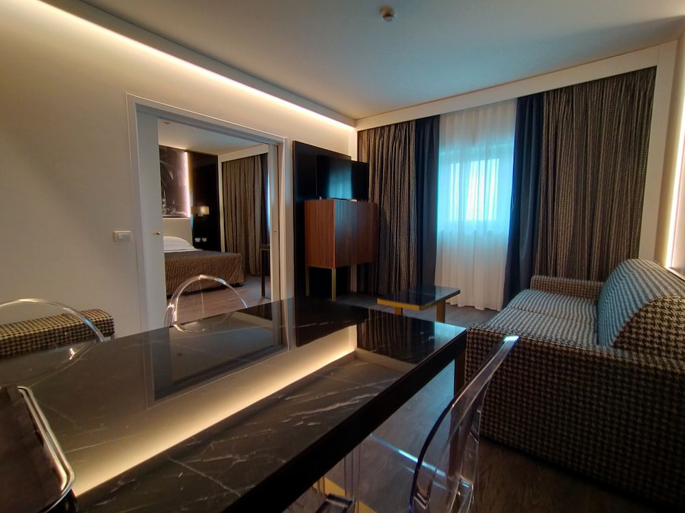 The Sydney (ex Novotel Bologna Fiera) 44/69