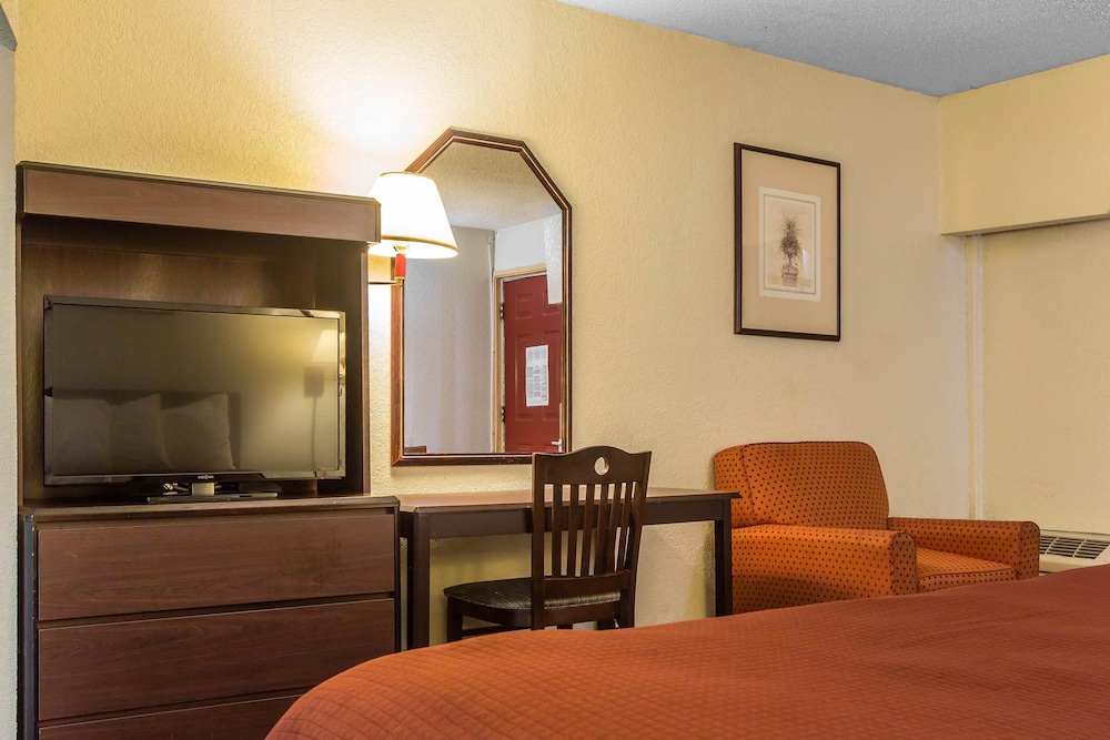 Rodeway Inn Marietta GA 22/29