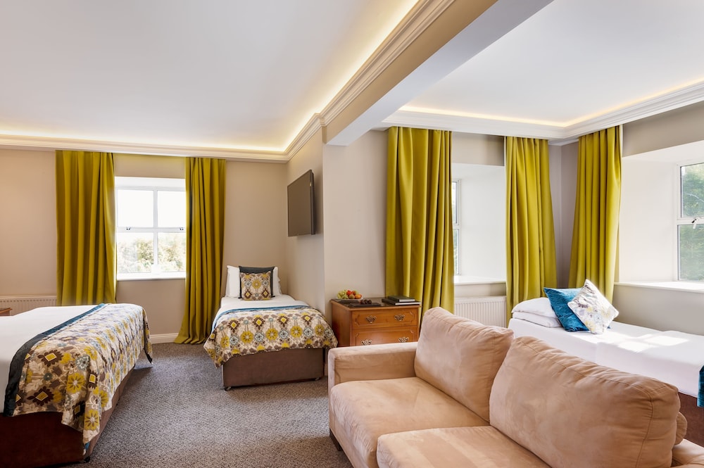 Corks Vienna Woods Hotel and Villas 45/70