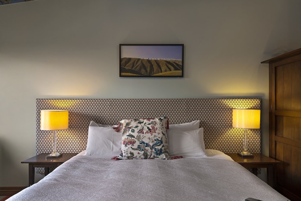 Dairy Private Luxury Hotel 14/81